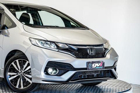 2017 Honda Fit S Hybrid / Jazz RS - Thumbnail