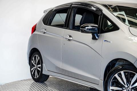 2017 Honda Fit S Hybrid / Jazz RS - Thumbnail