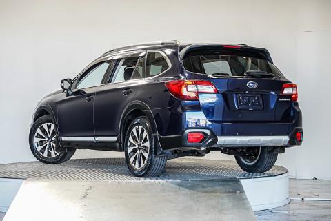 2016 Subaru Outback Limited - Thumbnail