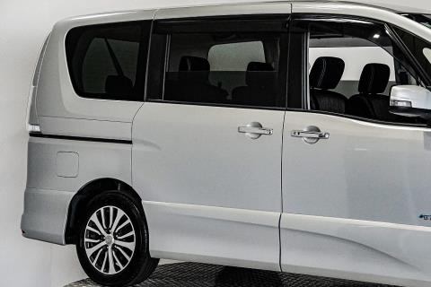 2014 Nissan Serena Hybrid 8 Seater - Thumbnail