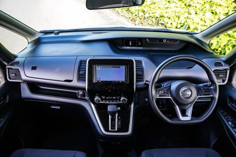 2017 Nissan Serena Hybrid X - Thumbnail