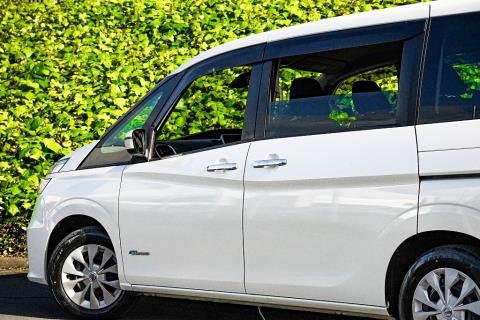 2017 Nissan Serena Hybrid X - Thumbnail