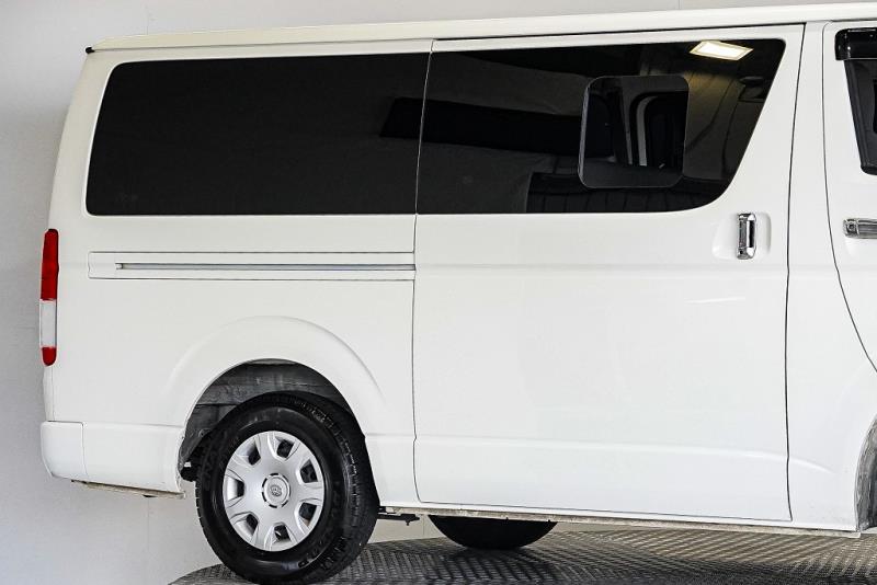 2021 Toyota Hiace GL 5 Door