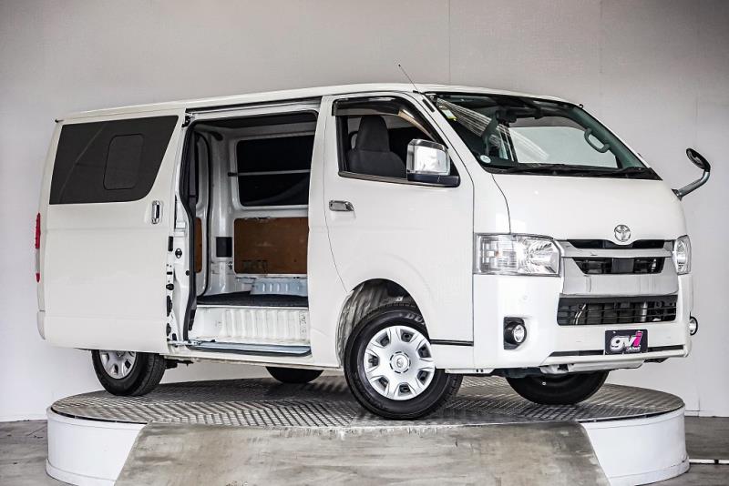 2021 Toyota Hiace GL 5 Door