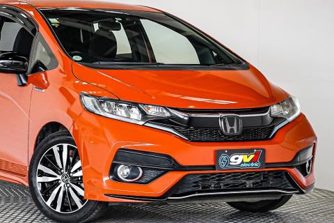 2017 Honda Fit Hybrid S / Jazz RS - Thumbnail