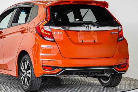 2017 Honda Fit Hybrid S / Jazz RS - Thumbnail