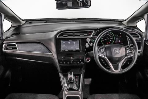 2019 Honda Fit Shuttle Hybrid - Thumbnail