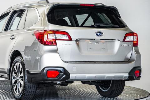 2016 Subaru Outback - Thumbnail