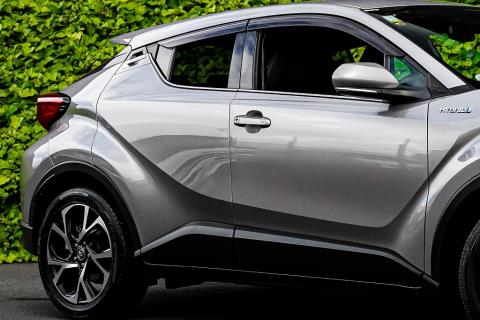 2017 Toyota C-HR Hybrid G - Thumbnail