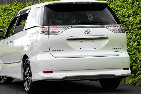 2015 Toyota Estima Aeras Premium Ed - Thumbnail