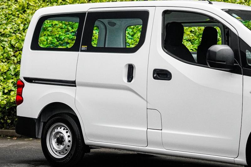 2020 Nissan NV200 5 Door