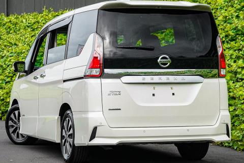 2019 Nissan Serena Hybrid HighwayStar - Thumbnail