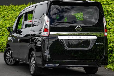 2019 Nissan Serena - Thumbnail