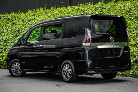 2019 Nissan Serena - Thumbnail