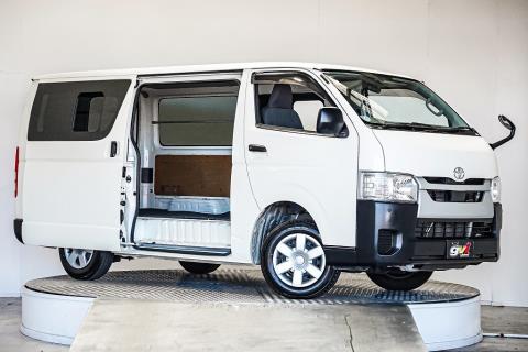 2020 Toyota Hiace ZL 5 Door - Thumbnail