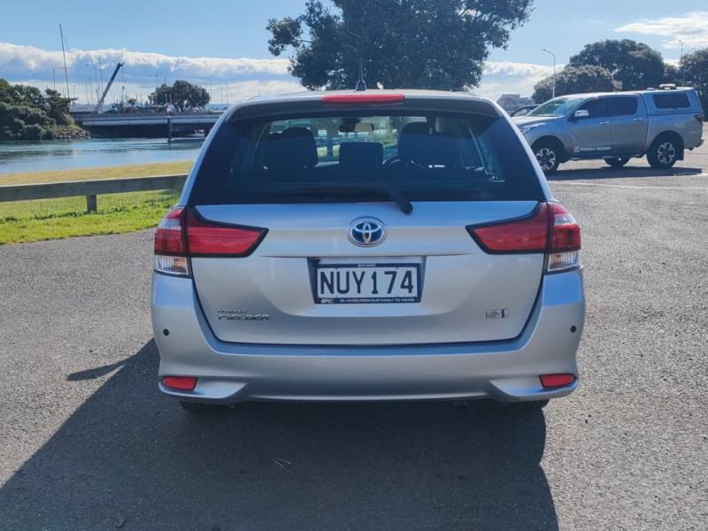 2016 Toyota Corolla Fielder Hybrid