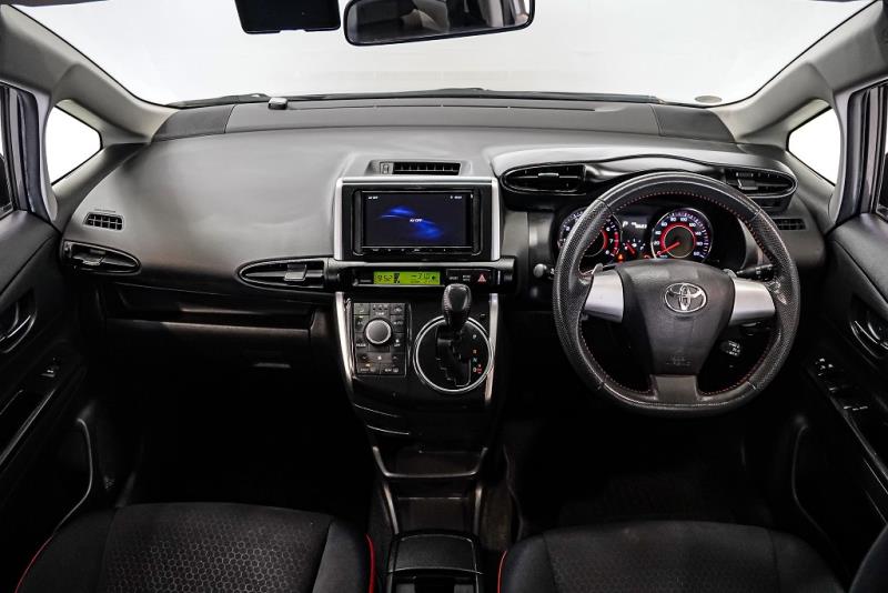 2013 Toyota Wish 2.0Z