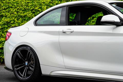 2017 Bmw M2 - Thumbnail