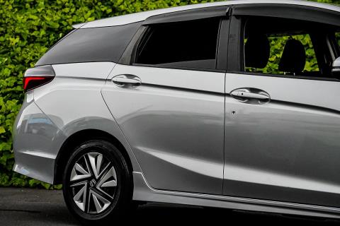 2020 Honda Fit Shuttle Hybrid - Thumbnail