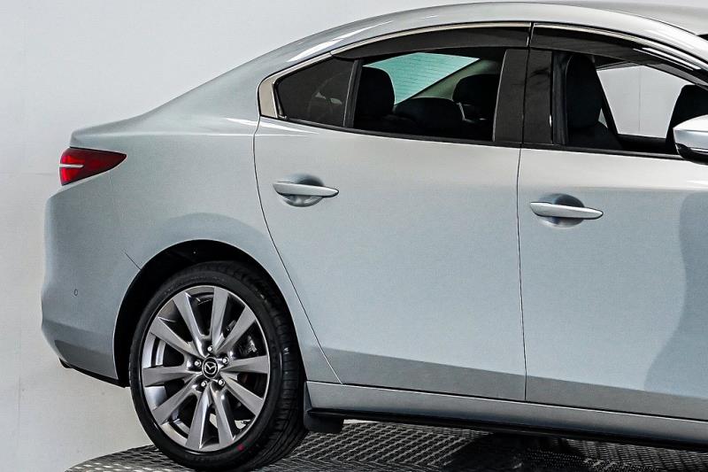 2019 Mazda 3 GLX / Axela 20S