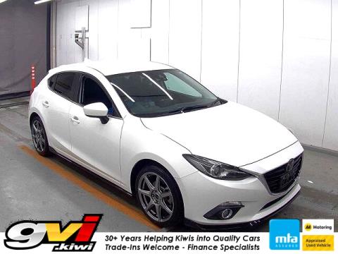 2015 Mazda Axela 20s / 3 Ltd