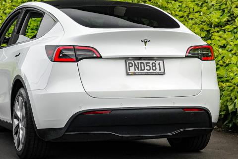 2022 Tesla Model Y - Thumbnail