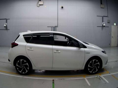 2016 Toyota Auris Hybrid / Corolla - Thumbnail