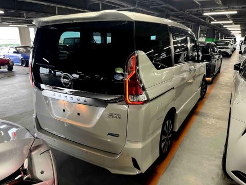 2018 Nissan Serena Hybrid 8 Seat - Thumbnail