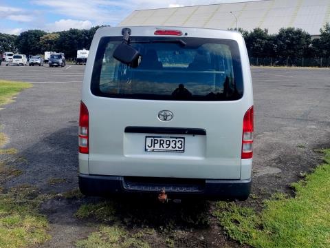 2011 Toyota Hiace 5 Door 5 Seater - Thumbnail