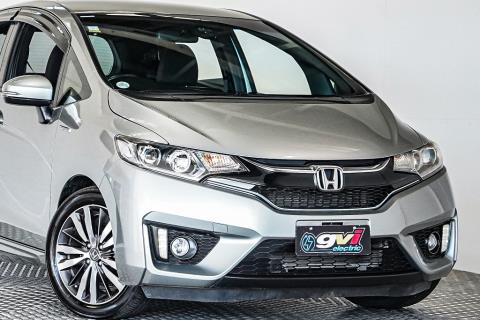 2016 Honda Fit Sport Hybrid - Thumbnail