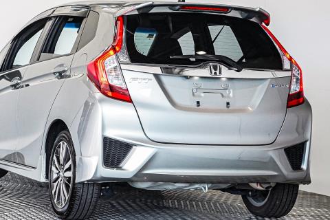 2016 Honda Fit Sport Hybrid - Thumbnail