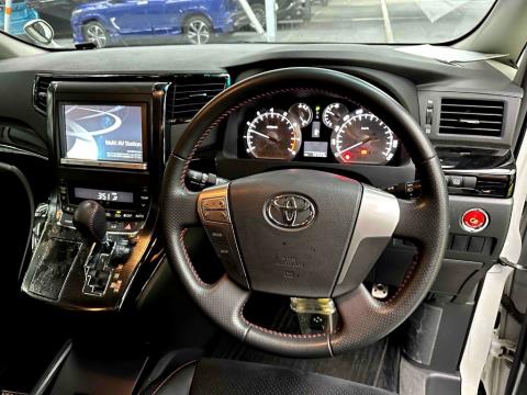 2014 Toyota Vellfire Gs 2.4Z - Thumbnail