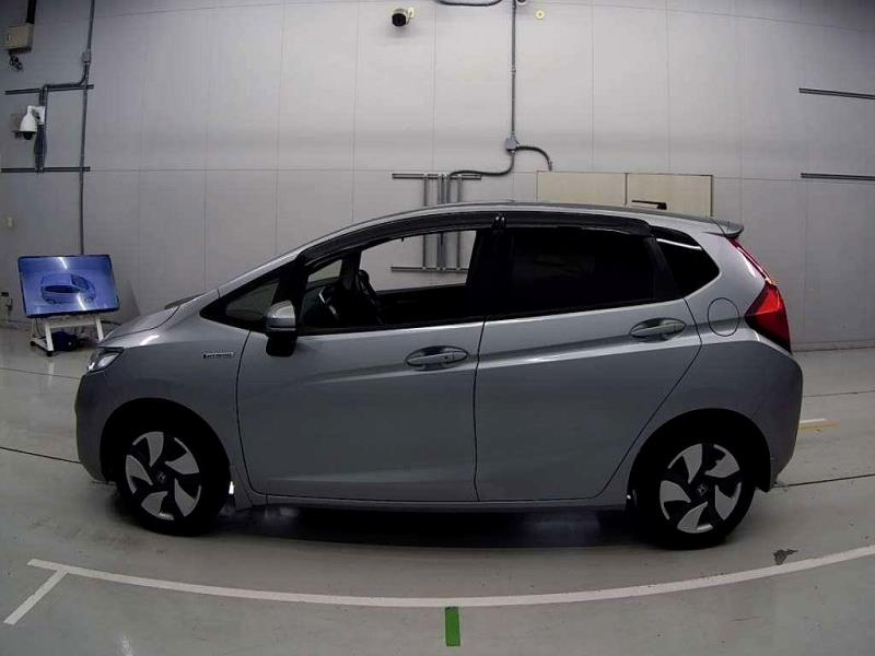 2014 Honda Fit Hybrid / Jazz