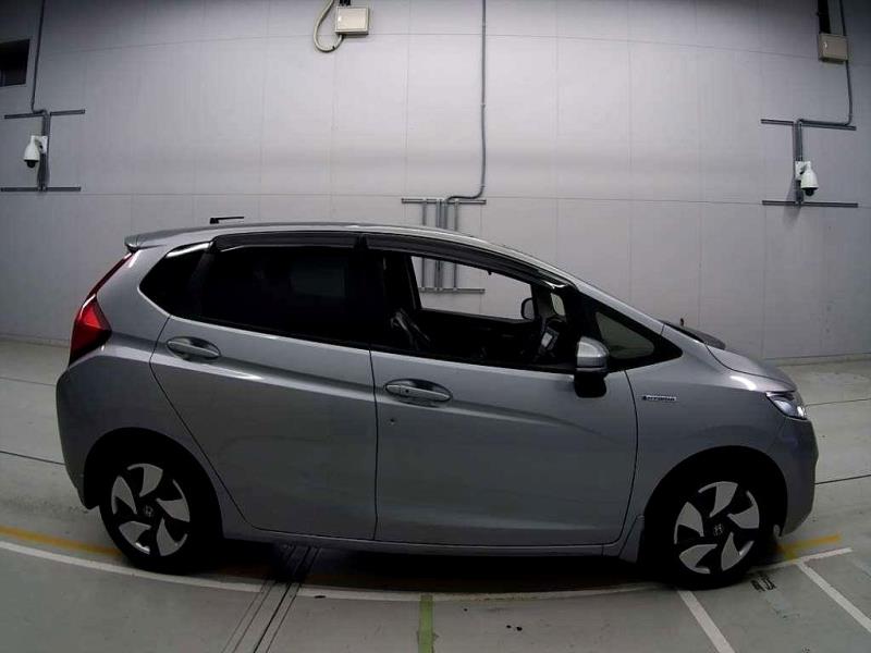 2014 Honda Fit Hybrid / Jazz