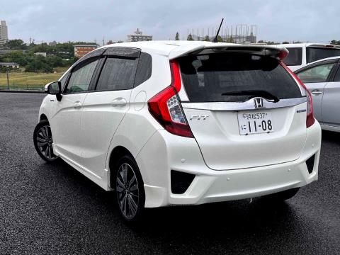 2014 Honda Fit S Hybrid / Jazz RS - Thumbnail