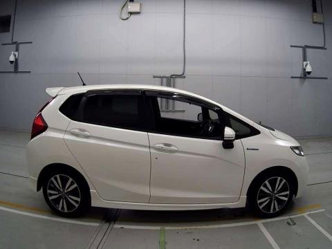 2014 Honda Fit S Hybrid / Jazz RS - Thumbnail