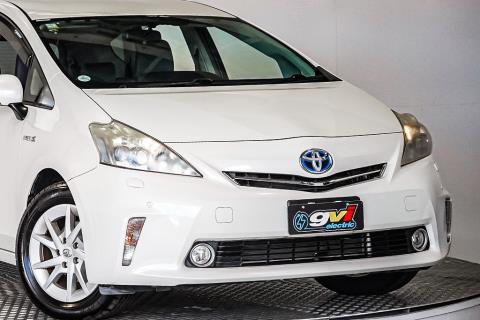 2012 Toyota Prius Alpha G - Thumbnail