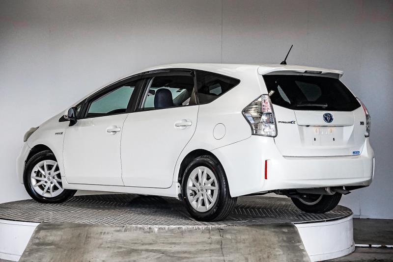 2012 Toyota Prius Alpha G