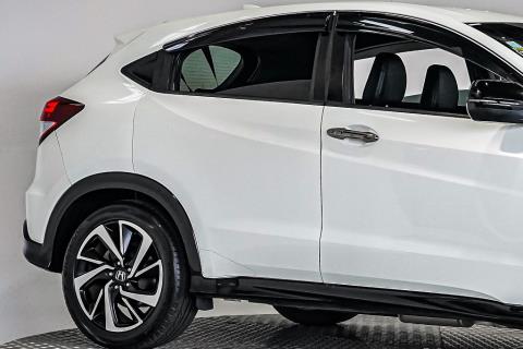 2016 Honda Vezel RS Hybrid / HR-V - Thumbnail