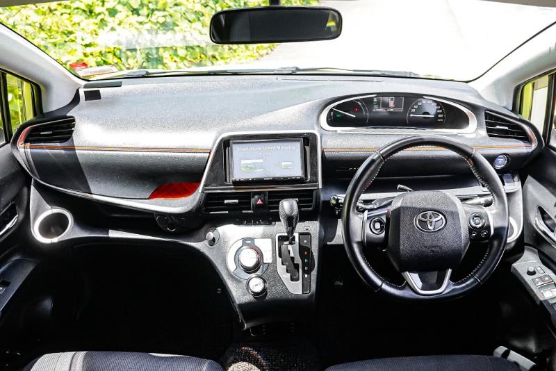 2016 Toyota Sienta Hybrid 7 Seater