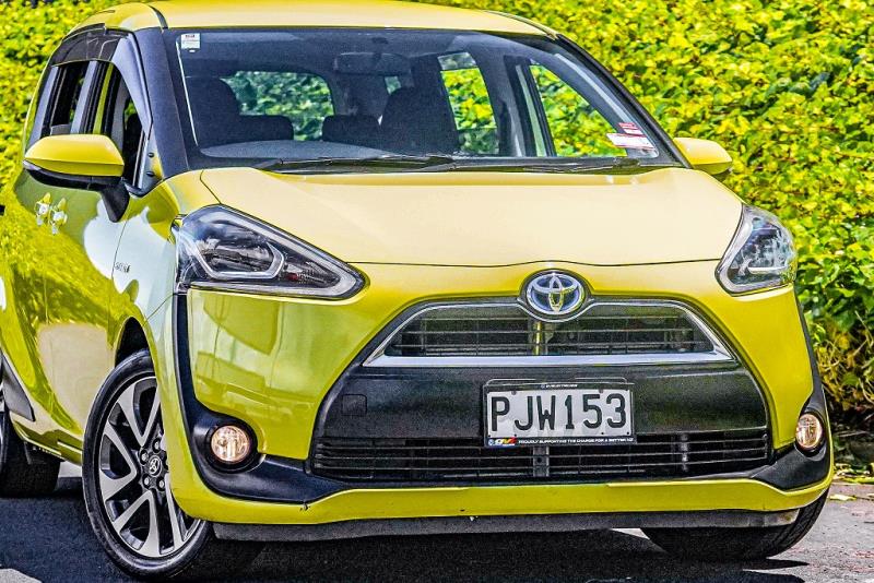 2016 Toyota Sienta Hybrid 7 Seater