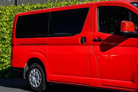 2019 Toyota Hiace ZR Auto - Thumbnail