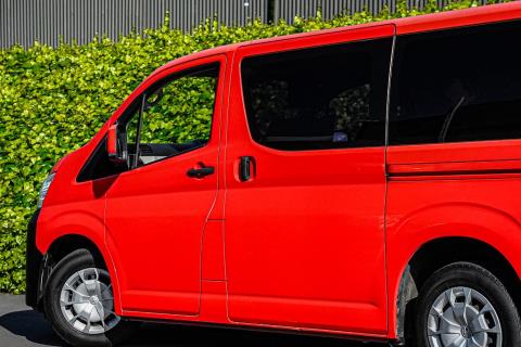 2019 Toyota Hiace ZR Auto - Thumbnail