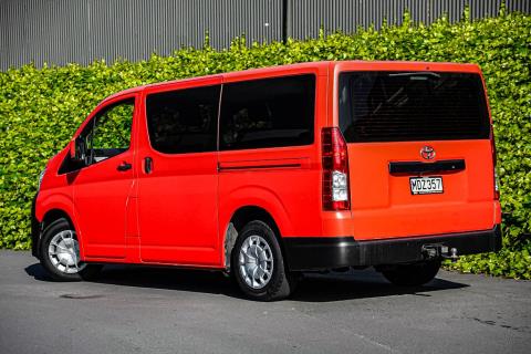 2019 Toyota Hiace ZR Auto - Thumbnail