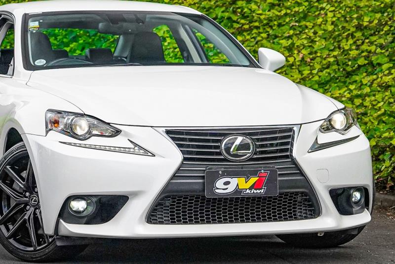 2015 Lexus IS 350 Version L