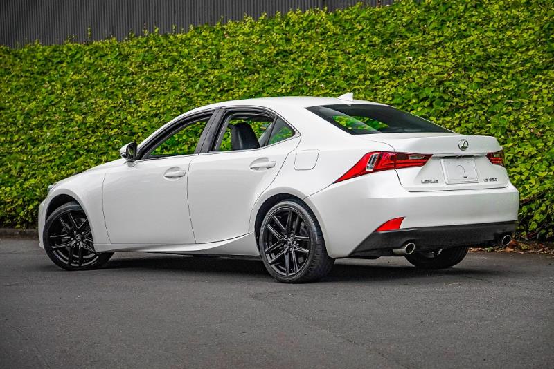 2015 Lexus IS 350 Version L