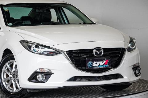 2014 Mazda Axela Hybrid L Package - Thumbnail