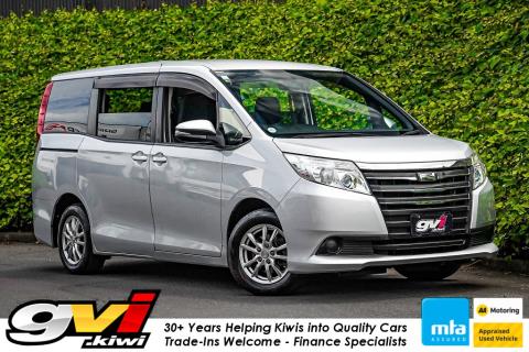 2014 Toyota Noah X / Voxy 7 Seater - Thumbnail