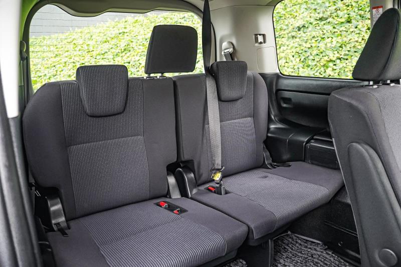 2014 Toyota Noah X / Voxy 7 Seater