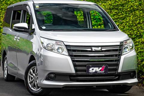 2014 Toyota Noah X / Voxy 7 Seater - Thumbnail